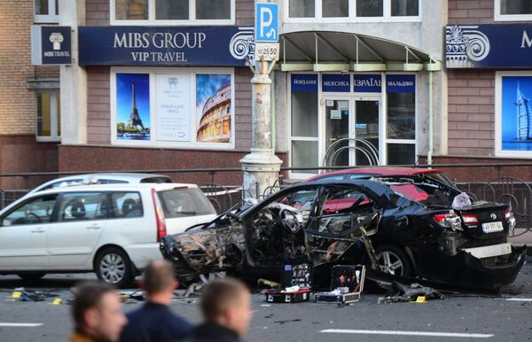 Автомобиль взорвался в центре Киева Автомобиль взорвался в центре Киева - Sputnik Արմենիա