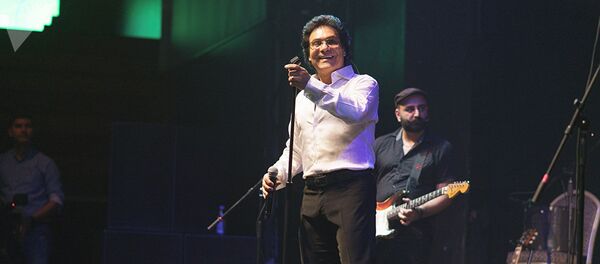 Певец Андраник Мададьян Певец Андраник Мададьян - Sputnik Армения