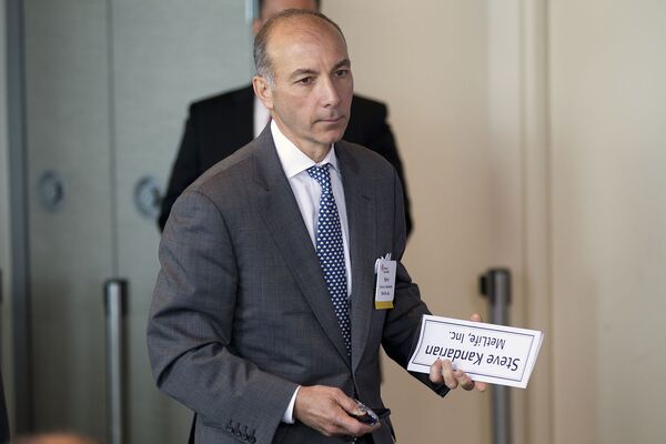 Стивен Кандарян, президент и генеральный директор MetLife Стивен Кандарян, президент и генеральный директор MetLife - Sputnik Արմենիա