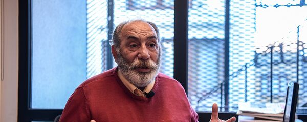 Баграт Эстукян - Sputnik Արմենիա