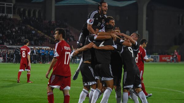 Матч Армения-Албания. Сборная Албании празднует победу - Sputnik Армения