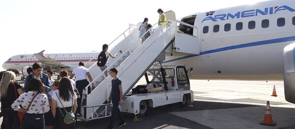 Авиакомпания Armenia организовала для школьников открытый урок - Sputnik Армения