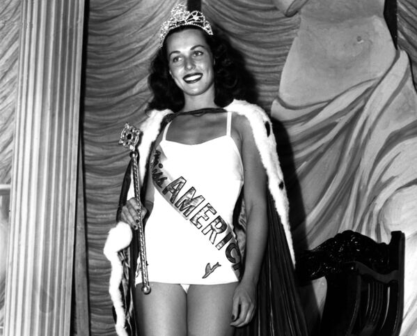 Мисс Америка 1945 года Бесс Майерсон - Sputnik Армения