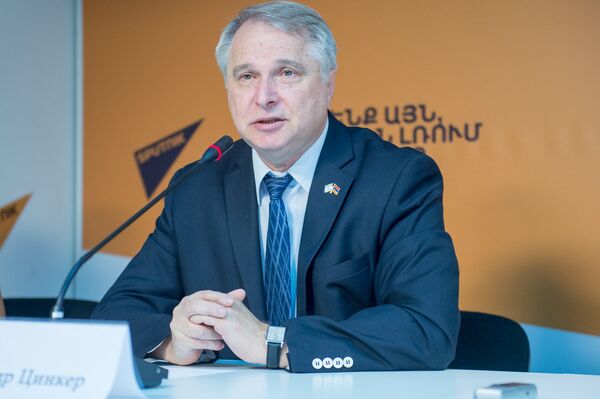 Александр Цинкер Александр Цинкер - Sputnik Արմենիա
