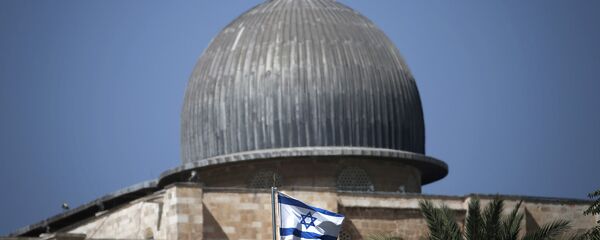 Израильский флаг на фоне мечети аль-Акса в Иерусалиме Израильский флаг на фоне мечети аль-Акса в Иерусалиме - Sputnik Արմենիա
