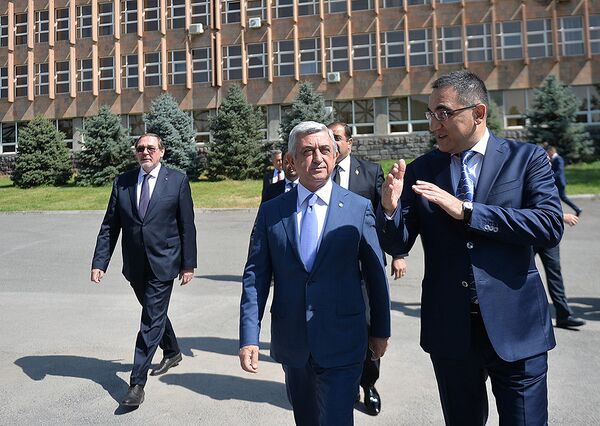 Президент Армении Серж Саргсян посетил РАУ в связи с 20-летием университета - Sputnik Армения
