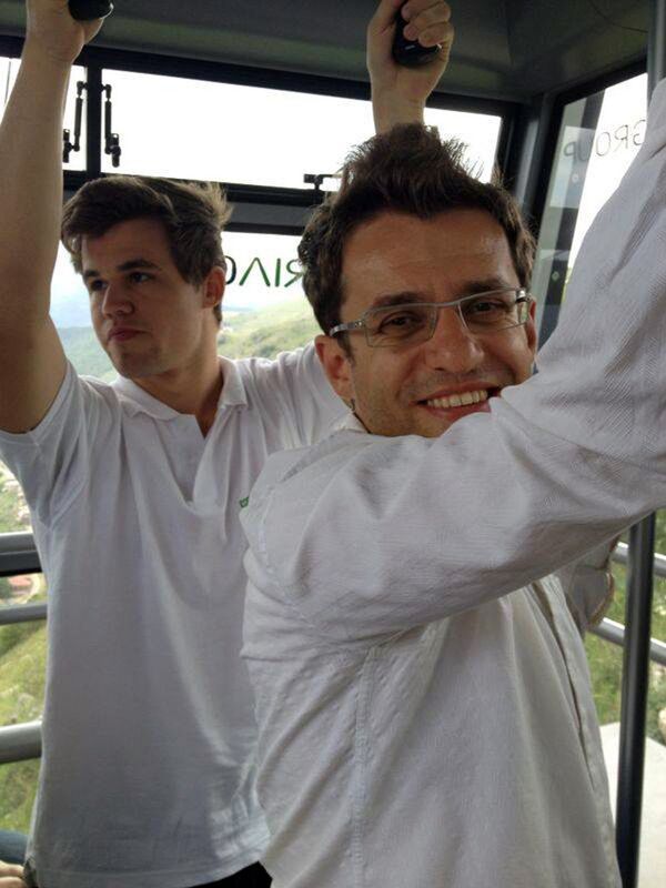 Шахматисты Карлсен Магнус И Левон Аронян катаются на канатке в Татеве Шахматисты Карлсен Магнус И Левон Аронян катаются на канатке в Татеве - Sputnik Արմենիա