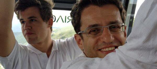 Шахматисты Карлсен Магнус И Левон Аронян катаются на канатке в Татеве Шахматисты Карлсен Магнус И Левон Аронян катаются на канатке в Татеве - Sputnik Արմենիա