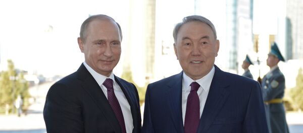 Президент России Владимир Путин (слева) и президент Казахстана Нурсултан Назарбаев Президент России Владимир Путин (слева) и президент Казахстана Нурсултан Назарбаев - Sputnik Արմենիա