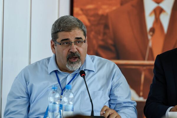 Киро Маноян на форуме Армения-Диаспора Киро Маноян на форуме Армения-Диаспора - Sputnik Армения