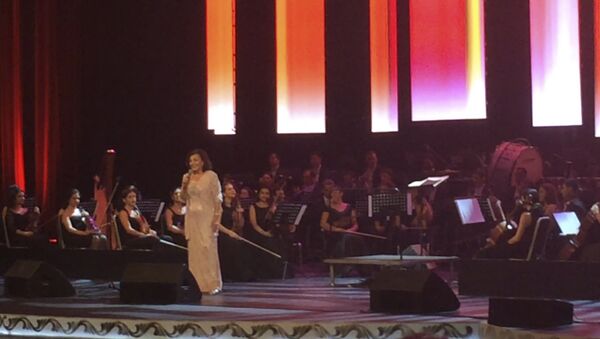 Рози Армен и Мишель Легран выступили на концерте в Ереване - Sputnik Армения