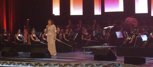 Рози Армен и Мишель Легран выступили на концерте в Ереване Рози Армен и Мишель Легран выступили на концерте в Ереване - Sputnik Армения