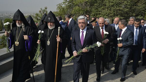Президент Серж Саргсян посетил пантеон «Ераблур» - Sputnik Արմենիա