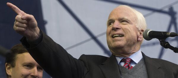 Сенаторы США Крис Мерфи и Джон Маккейн - Sputnik Армения