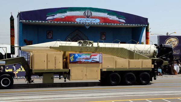 Ракета с названием Khorramshahr на параде в Иране - Sputnik Армения