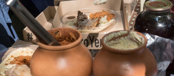 Фестиваль еды Yerevan Food Fest прошел в Английском парке Еревана Фестиваль еды Yerevan Food Fest прошел в Английском парке Еревана - Sputnik Армения