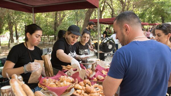 Фестиваль еды Yerevan Food Fest прошел в Английском парке Еревана - Sputnik Արմենիա
