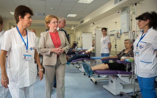 Министр здравоохранения России Вероника Скворцова посетила Гематологический центр имени Еоляна в Ереване - Sputnik Армения