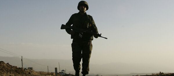 Турецкий солдат на границе - Sputnik Армения
