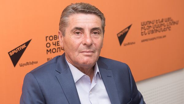 Папин Погосян в гостях у радио Sputnik Армения - Sputnik Արմենիա