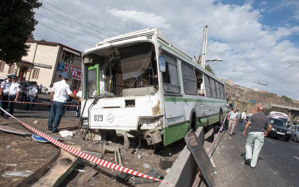 ДТП с участием троллейбуса на улице Гераци в Ереване - Sputnik Армения