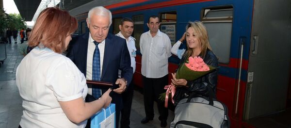 В Ереване встретили 50-тысячного пассажира международного поезда Ереван-Батуми-Ереван В Ереване встретили 50-тысячного пассажира международного поезда Ереван-Батуми-Ереван - Sputnik Армения