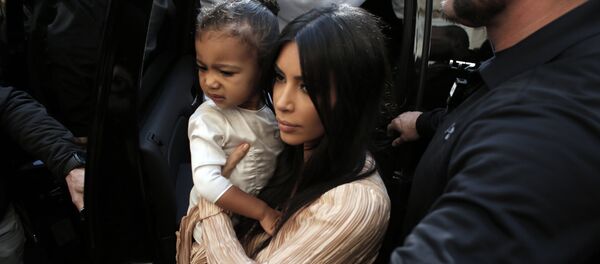 Ким Кардашьян с дочерью Норф Уест - Sputnik Армения