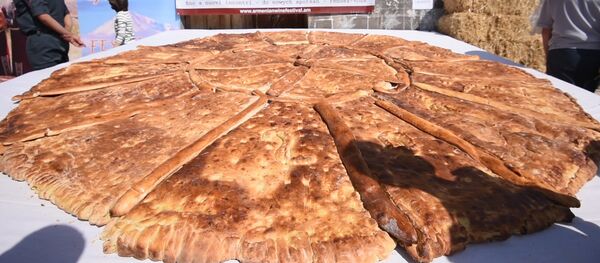 Фестиваль гаты в селе Хачик Фестиваль гаты в селе Хачик - Sputnik Армения