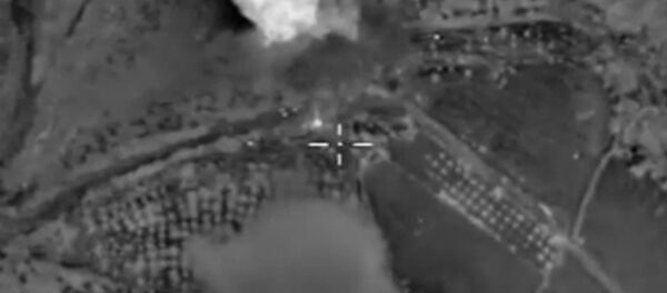 СПУТНИК_ВКС РФ уничтожили склад и мастерскую террористов в Сирии. Кадры авиаударов - Sputnik Армения