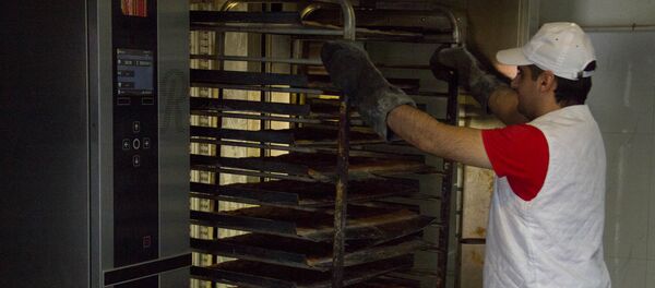 Французский хлеб армнянской выпечки в Арзни Французский хлеб армнянской выпечки в Арзни - Sputnik Армения