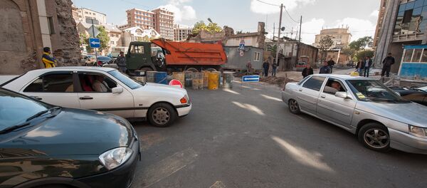 Улица Теряна закрыта из-за строящейся под ней парковки - Sputnik Արմենիա