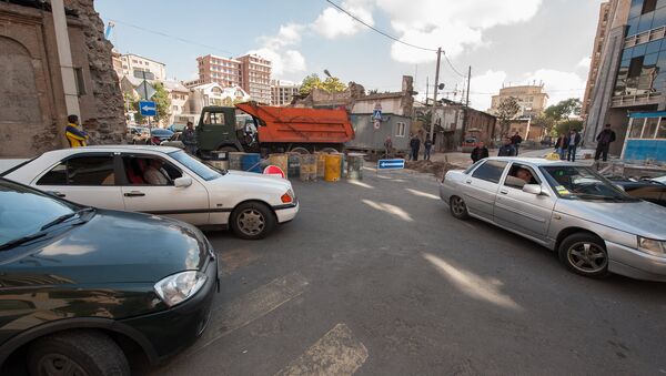 Улица Теряна закрыта из-за строящейся под ней парковки - Sputnik Արմենիա