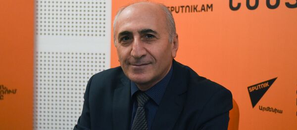 Атом Маргарян в гостях у радио Sputnik Армения Атом Маргарян в гостях у радио Sputnik Армения - Sputnik Արմենիա