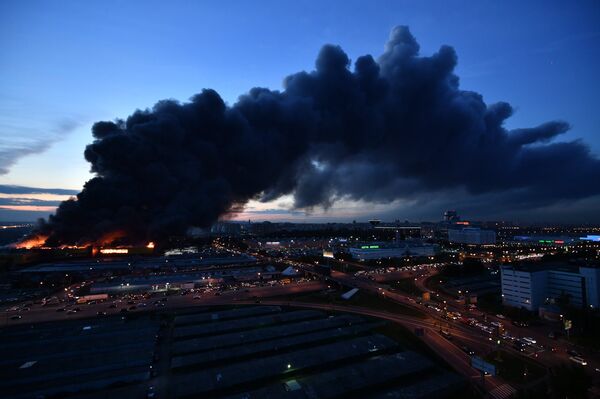 Пожар в торговом центре Синдика в Москве - Sputnik Армения