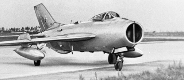 Самолет МИГ-19 - Sputnik Армения