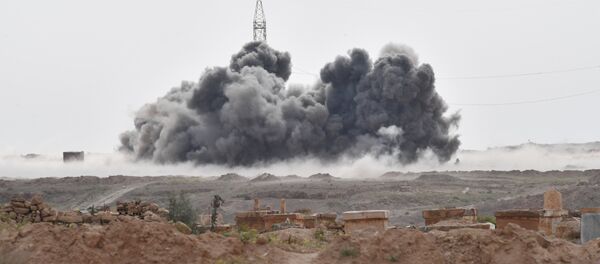 Удары Военно-космических сил России по позициям ИГ Удары Военно-космических сил России по позициям ИГ - Sputnik Армения