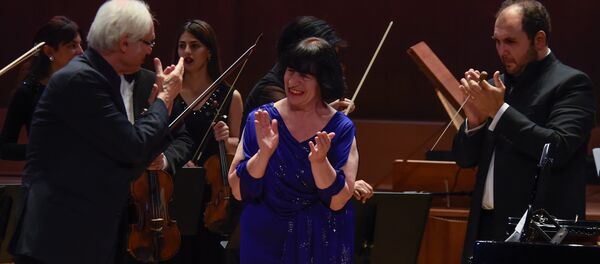 Главный художественный руководитель и дирижер Национального камерного оркестра Армении Ваан Мартиросян, пианистка Светлана Навасардян и композитор Тигран Мансурян. Фестиваль классической музыки Возвращение Главный художественный руководитель и дирижер Национального камерного оркестра Армении Ваан Мартиросян, пианистка Светлана Навасардян и композитор Тигран Мансурян. Фестиваль классической музыки Возвращение - Sputnik Армения