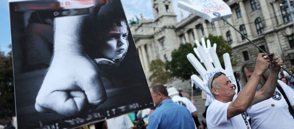 Акция протеста против домашнего насилия - Sputnik Армения