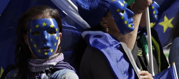 Молодые люди в масках ЕС Молодые люди в масках ЕС - Sputnik Արմենիա