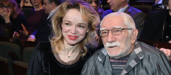 Армен Джигарханян с супругой Виталиной Цымбалюк-Романовской - Sputnik Արմենիա