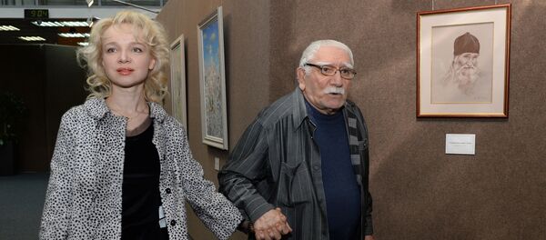 Армен Джигарханян с супругой Виталиной Цымбалюк-Романовской Армен Джигарханян с супругой Виталиной Цымбалюк-Романовской - Sputnik Արմենիա