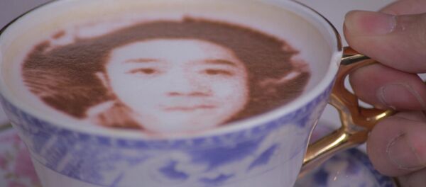 СПУТНИК_Кафе, где посетителям делают кофе с их селфи на молочной пенке СПУТНИК_Кафе, где посетителям делают кофе с их селфи на молочной пенке - Sputnik Արմենիա