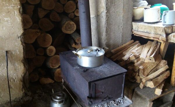 Печь в сельском доме в Тавушской области Печь в сельском доме в Тавушской области - Sputnik Արմենիա