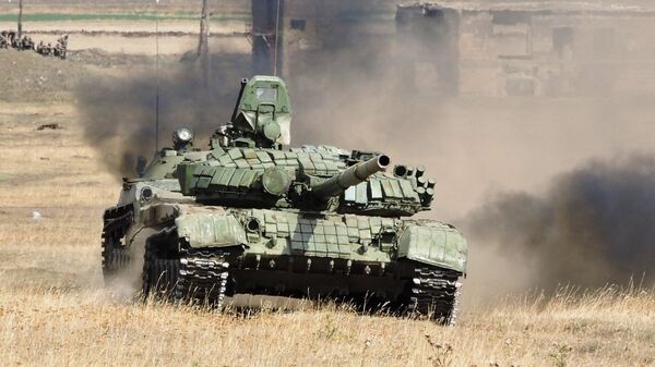Танк Т-72Б - Sputnik Армения