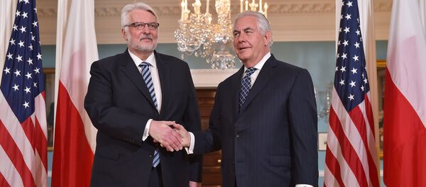 Министр иностранных дел Польши Витольд Ващиковский и Госсекретарь США Рекс Тиллерсон - Sputnik Армения