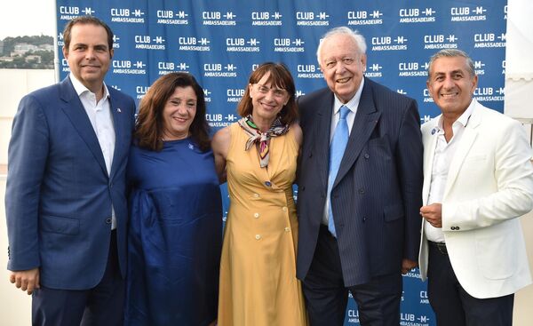 Дидье Паракян (справа) рядом с мэром Марселя Жаном-Клодом Годеном - Sputnik Армения