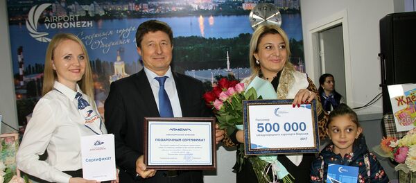 В аэропорту Воронеж наградили 500 тысячного пассажира - это тема - Sputnik Армения