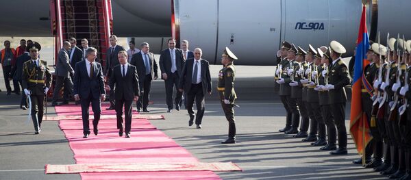 Дмитрий Медведев прибыл в Ереван Дмитрий Медведев прибыл в Ереван - Sputnik Արմենիա