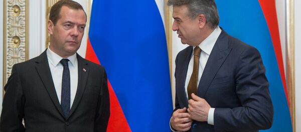 Дмитрий Медведев и Карен Карапетян Дмитрий Медведев и Карен Карапетян - Sputnik Արմենիա