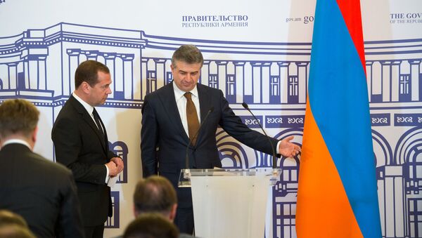 Дмитрий Медведев и Карен Карапетян - Sputnik Армения